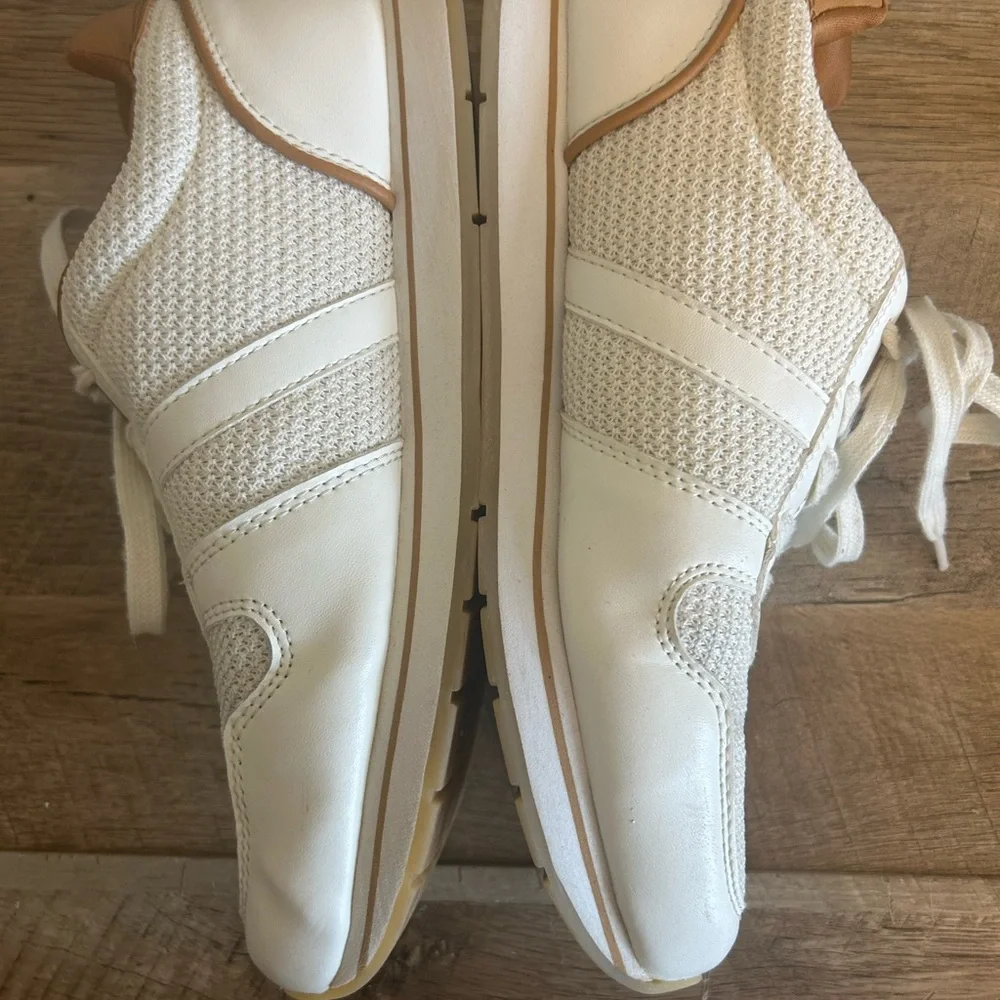 Banana Republic Factory White faux Leather Walking Sneakers Sz 7.5 Comfort‎